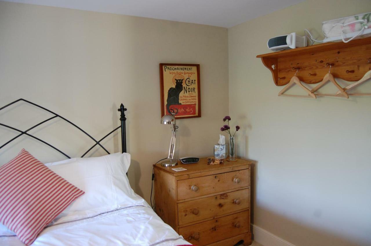 Home Barn Bed And Breakfast Yeovil Exterior photo